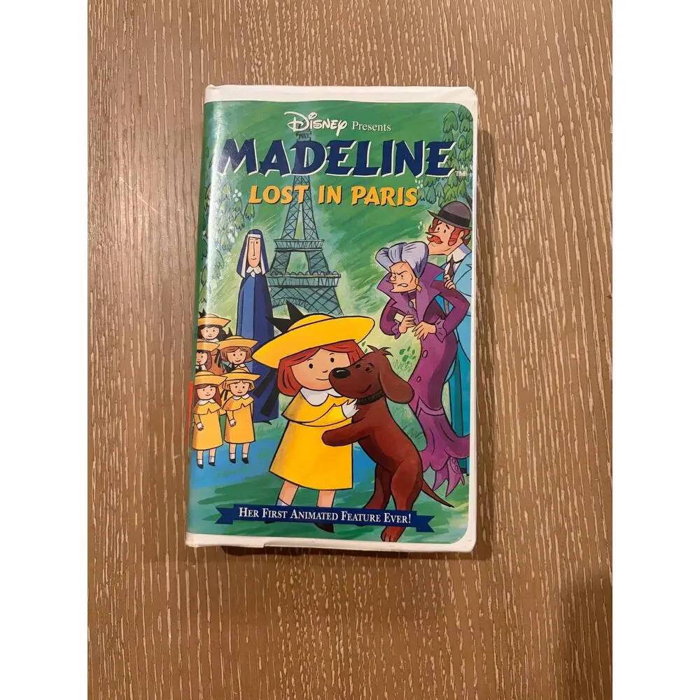 Madeline: Lost In Paris/VHS Clamshell/Disney Madeline's Winter Vacation VHS 1998